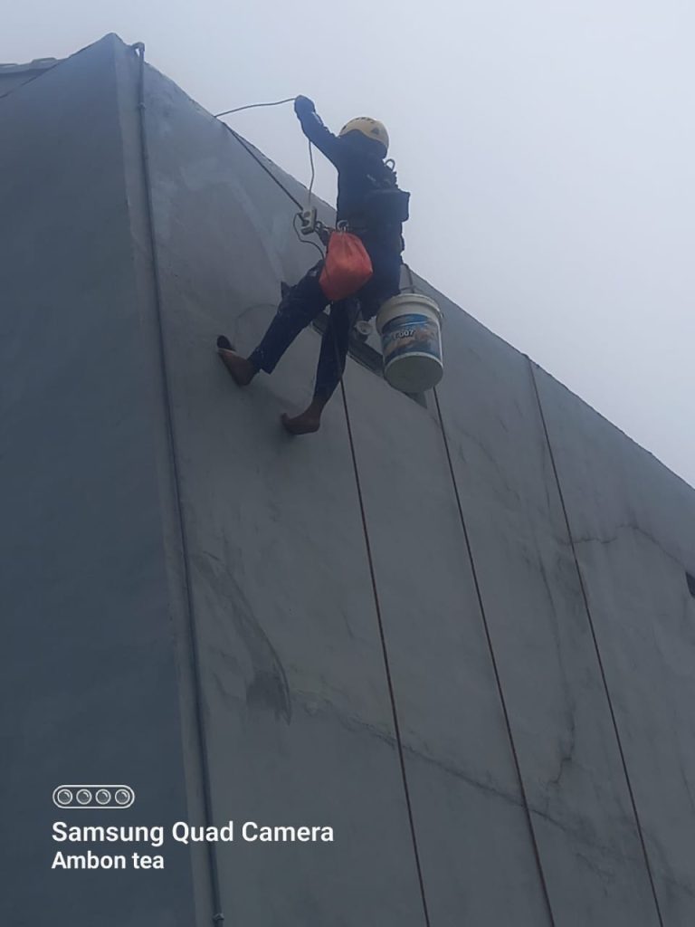 Jasa perbaikan beton bocor di mall surabaya